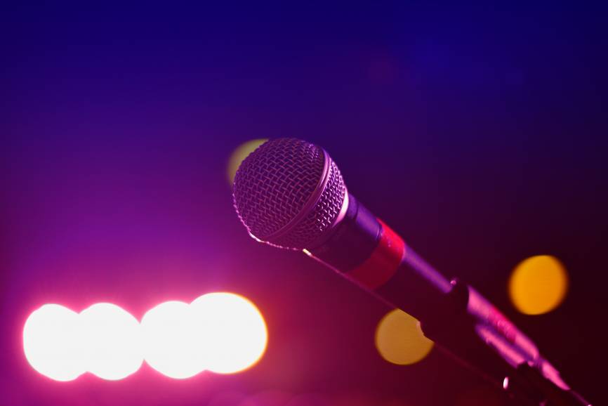"MUZYCZNY JAM" koncert zespołu muzycznego i wokalistek GOK Chybie